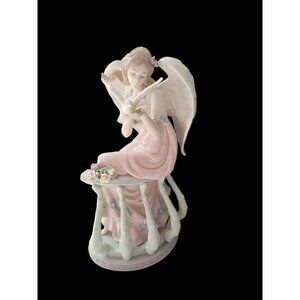 Grandeur Noel Collectors Edition Porcelain Angel Figurine White Dove 12"